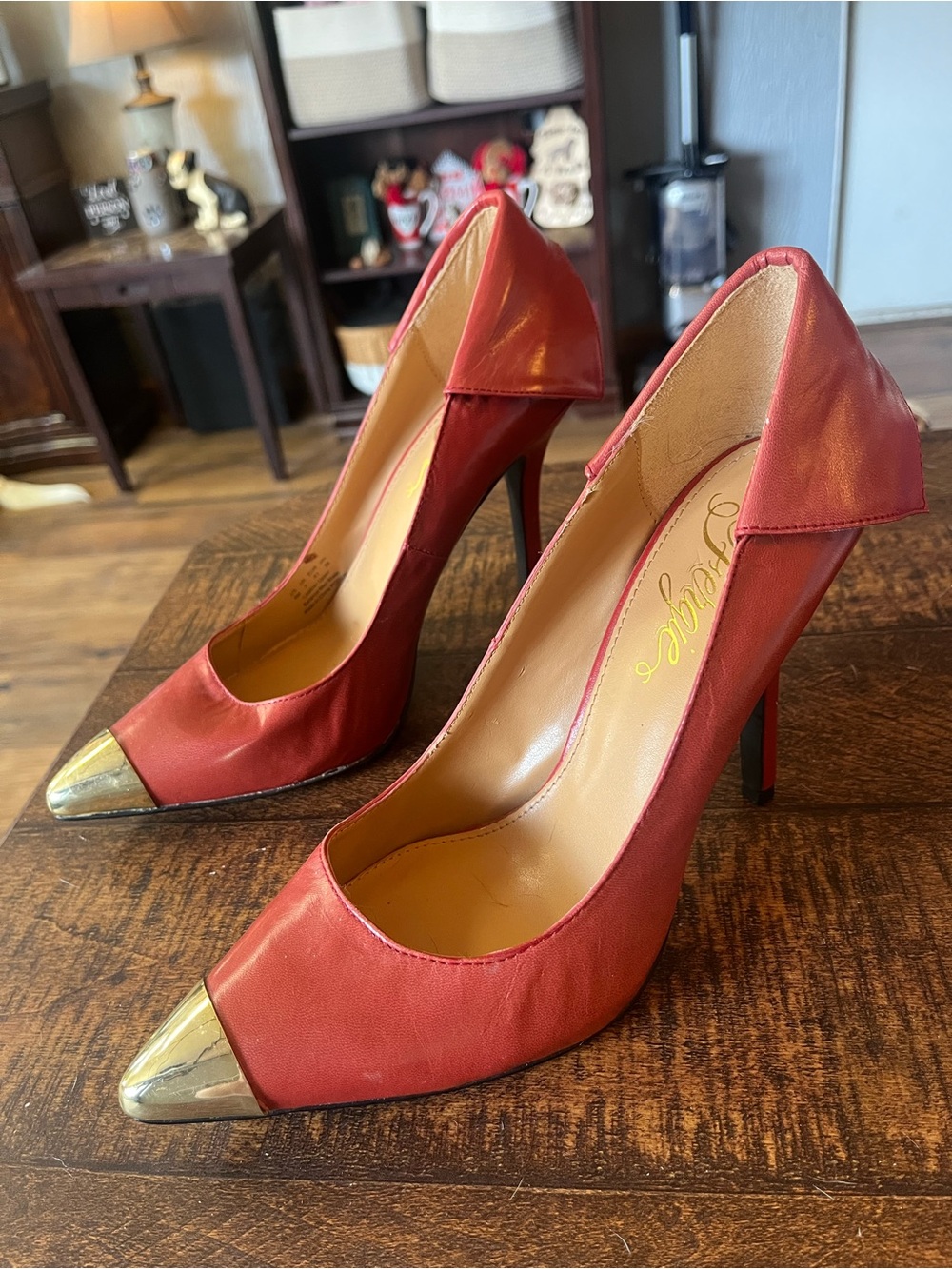 Salmon red gold FERGIE leather stilettos heels shoes 9